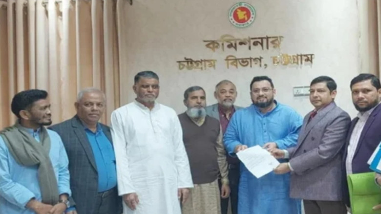 চট্টগ্রাম  প্রথম মনোনয়নপত্র জমা দিলেন বিএনপি’র মীর হেলাল উদ্