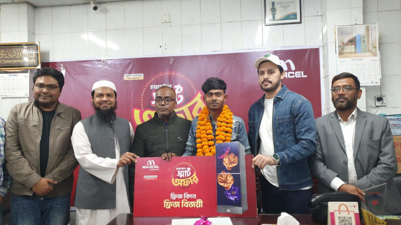 পুরষ্কার প্রদান করলেন জনপ্রিয় টিভি অভিনেতা, ইরফান সাজ্জাদ