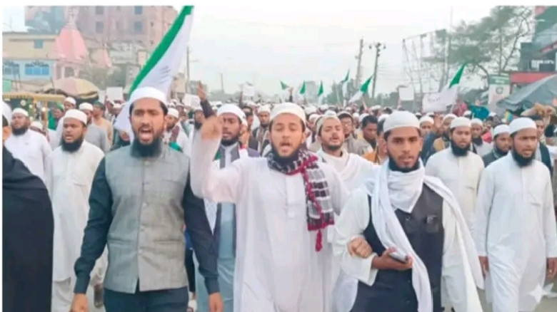 ওসমান হাদি হত্যার বিচারের দাবিতে ঈশ্বরগঞ্জে বিক্ষোভ...