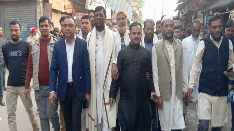 কচুয়া বাজারে যানজট নিরসনে থানা পুলিশের মনিটরিং