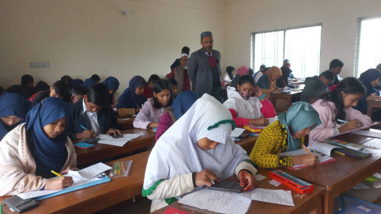 জয়পুরহাটে শিক্ষা ফাউন্ডেশনের বৃত্তি পরীক্ষা ও একই দিনে ফলাফল