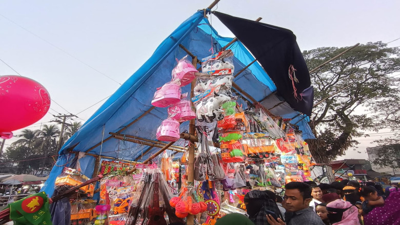 বানিয়াচং বড়বাজারে জমে উঠেছে ঐতিহ্যবাহী পৌষ মেলা