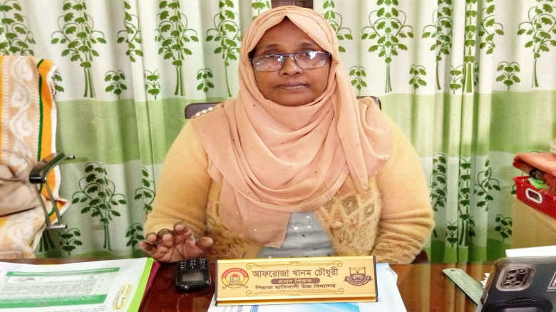 জয়পুরহাট জেলার শ্রেষ্ঠ শিক্ষক হলেন পিয়ারা ছাতিনালী উচ্চ বিদ্