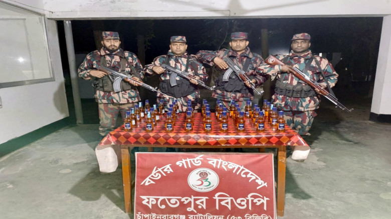 সীমান্তে পৃথক অভিযানে বিপুল পরিমান ভারতীয় মদ ও গরু জব্দ