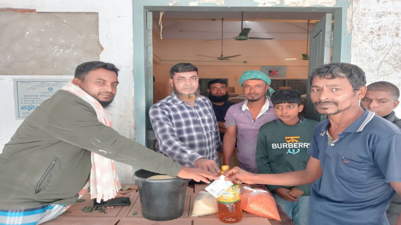 বিয়াঘাট ইউনিয়নে টি সি বির পণ্য বিতরণ অনুষ্ঠিত