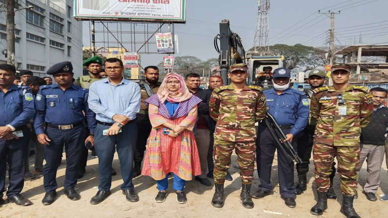 ঈশ্বরগঞ্জে অবৈধ স্থাপনা উচ্ছেদ: ব্যবসায়ীদের সহযোগিতায় সফল অভ
