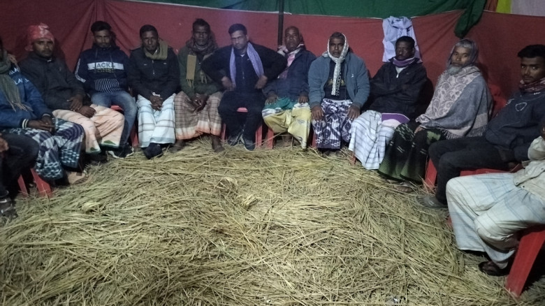 রহনপুরে ধানের শীষের পক্ষে উঠান বৈঠক ও গণসংযোগ