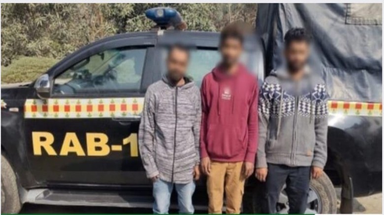 গাজীপুরে র্্যাব- ১এর অভিযান জাল টাকার কারখানা থেকে আটক -৩