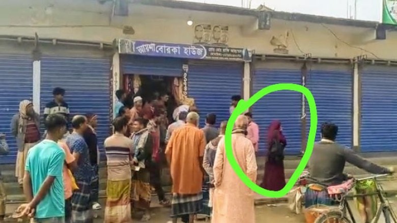 কচাকাটায় আয়েশা বোরকা হাউসে নারীসহ মালিক হাতেনাতে আটক