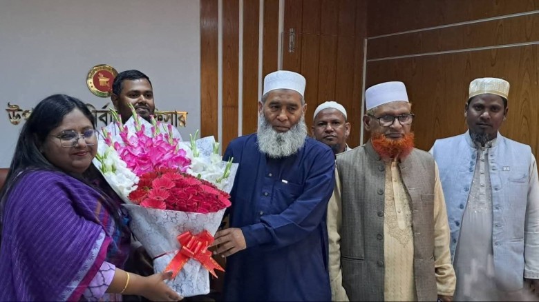 তানোর উপজেলা প্রশাসনের ফুলেল সংবর্ধনায় সিক্ত রাজশাহী-১ আসনের