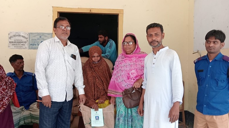 খুবজীপুর ইউনিয়ন পরিষদে      ভিডব্লিউবি কার্ড প্রাপ্ত   ৪১৫ জ