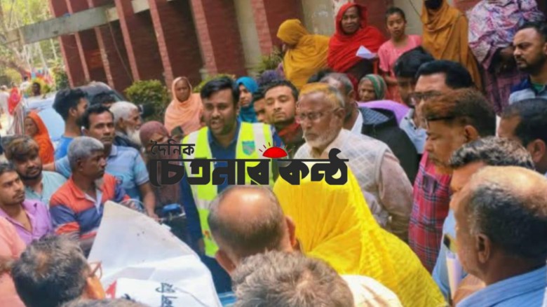 এমপির সঙ্গে সাক্ষাৎ শেষে ফেরার পথে দুর্ঘ'টনা, প্রা'ণ গেল শিক