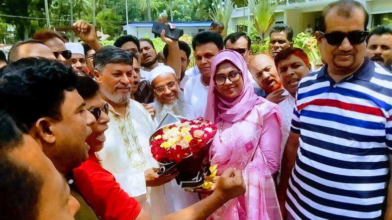 রাজৈরে মাদারীপুর ২ আসনের সংসদ সদস্য উপজেলা নিজ অফিসে প্রথম ক
