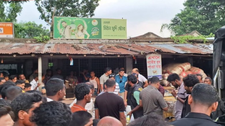 পুঠিয়ায় চোরাই ওষুধ-মালামালসহ দুইজন র‌্যাবের হাতে আটক