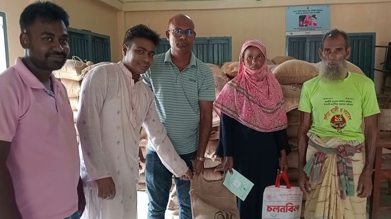 বিয়াঘাট  ইউনিয়ন পরিষদে  ৪২০  জন মানুষের মাঝে  ভিডব্লিউবি  চা