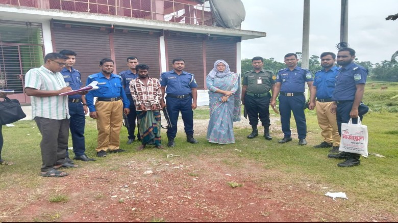 ঈশ্বরগঞ্জে ৩ পুরিয়া গাঁজাসহ যুবক আটক, ভ্রাম্যমাণ আদালতে ৪ মা